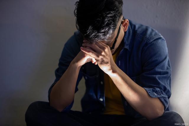 我被爺爺用火鉗燙爛了嘴角